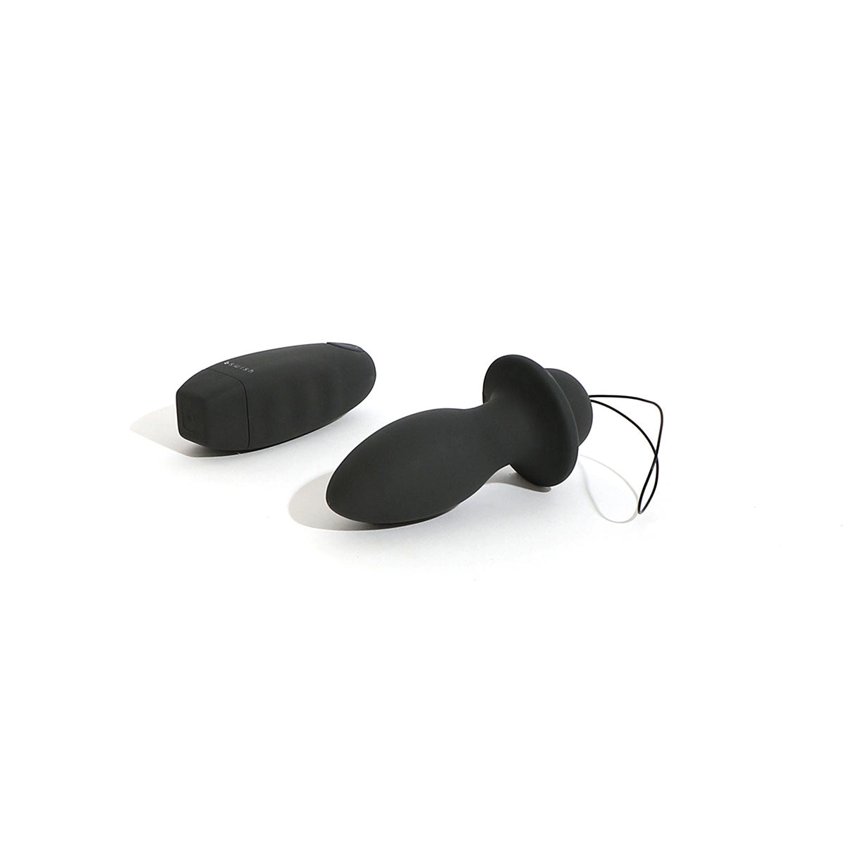 B Filled Classic Remote Plug