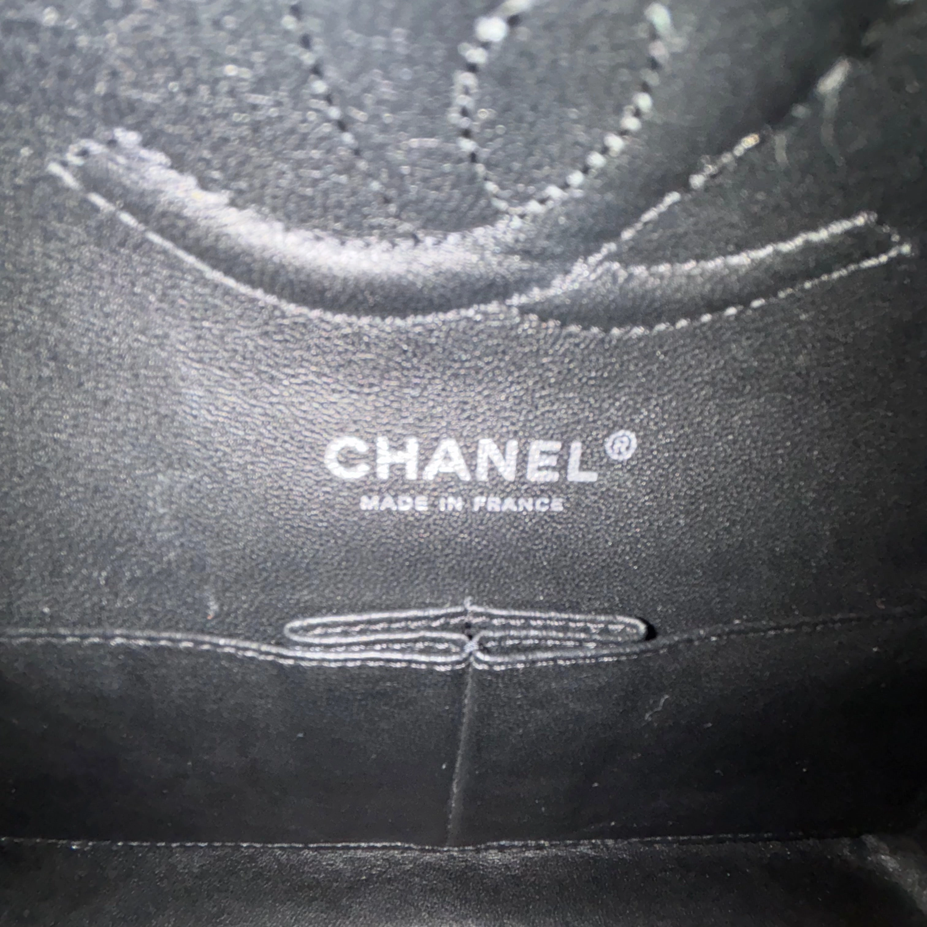 CHANEL 2.55 Reissue White/Black Tweed Garden Charms Flap Bag ADI1165